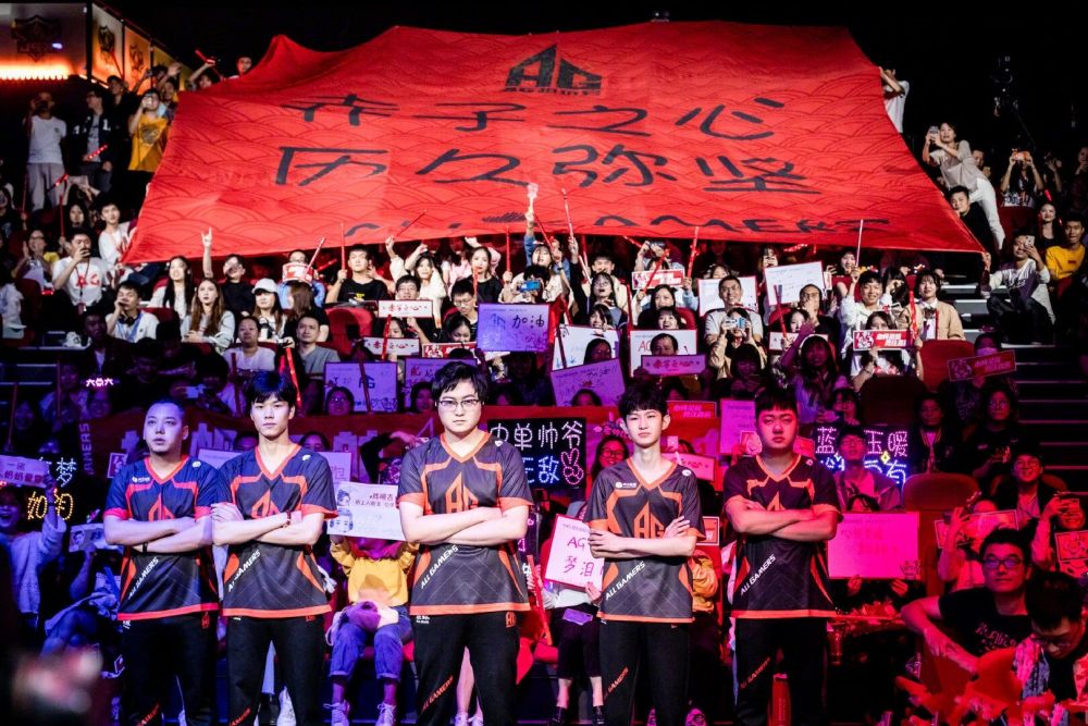 广州TTG：训练队成员冯军辞去主教练职务，正式离队