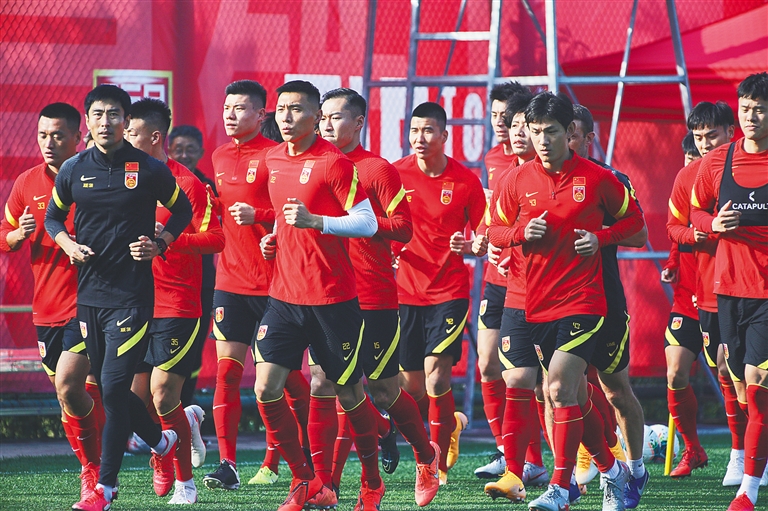 2023年3月1日，LGD.Jinjiao选手选出卡莉丝塔，此为该英雄第一次以辅助位置登上LPL赛场